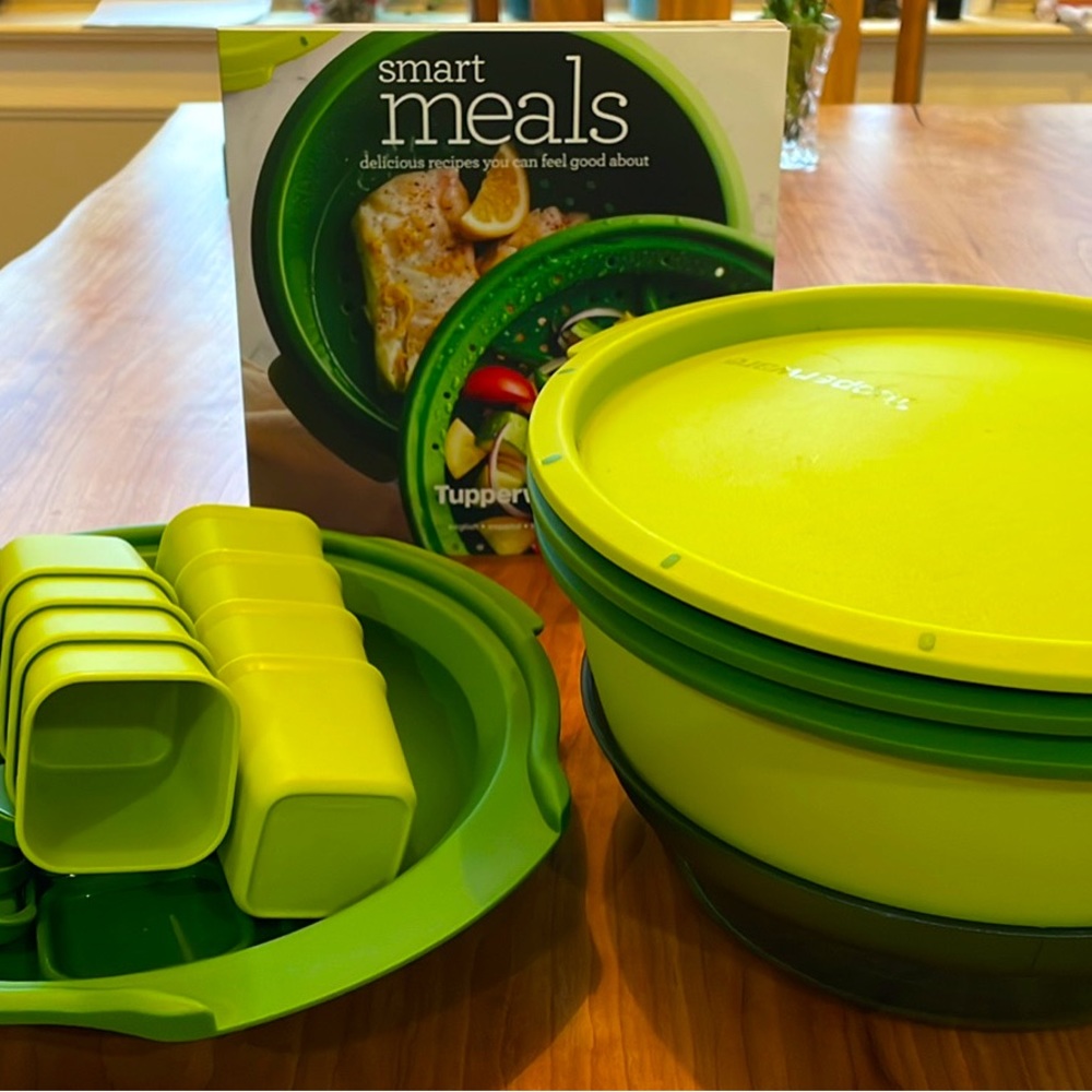 Tupperware SmartSteamer system with recipe book. Like new, barely used!